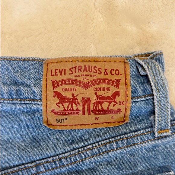 Levi's 501 Classic Blue Jean Shorts W27 - Picture 2 of 7